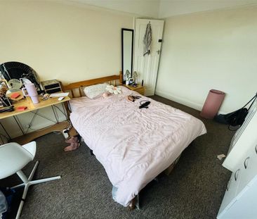 4 bedroom terraced house to rent - Photo 5