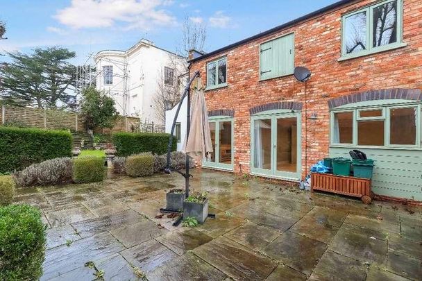 Montpellier, GL50 - Photo 1