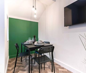 Room 1 - Photo 3