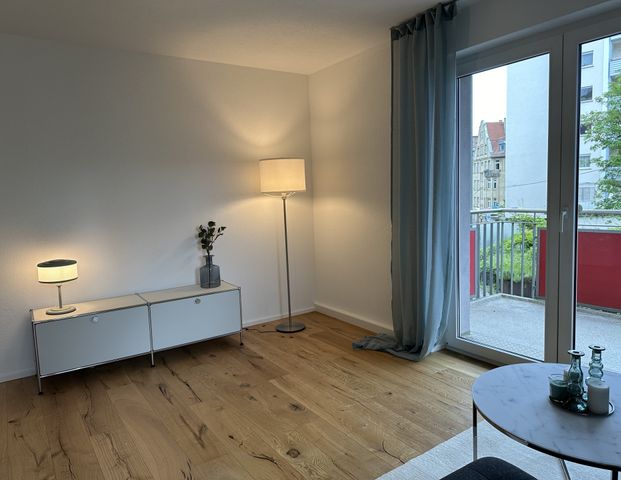 2-Zimmer-Schmuckstück mit Balkon am Hölderlinplatz: Erstbezug nach Komplettsanierung - Photo 1