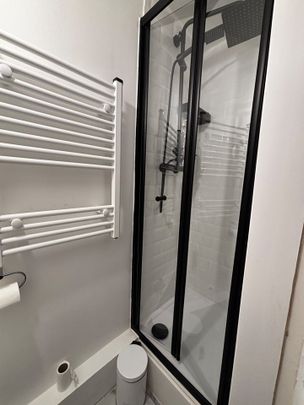 Studio Flat, Lower Market Street, BN3 - Photo 1