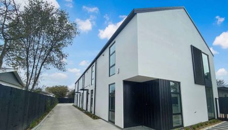 Stylish St Albans Townhouse - Photo 5