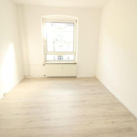 FLENSBURG - NÄHE HAFEN UND ZENTRUM, SEHR GROßE 4 ZIMMER ALTBAUWOHNUNG - Photo 2