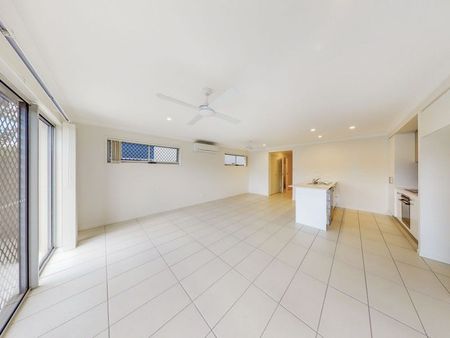 3 Bedroom Townhouse with Pool - Photo 3