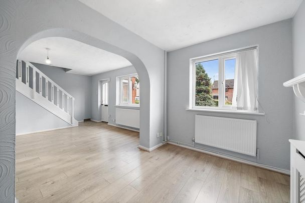 3 bedroom semi-detached house to rent - Photo 1