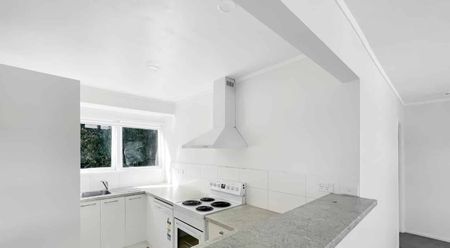 Bayview - 4 Bedroom - Photo 2