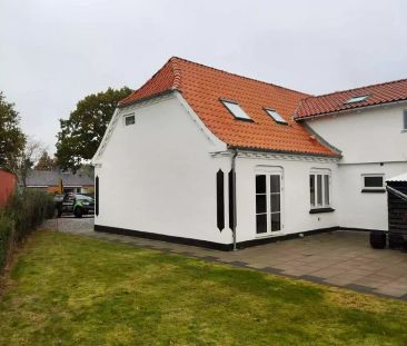 Lyst rækkehus med moderne indretning og dejlig have - Foto 4