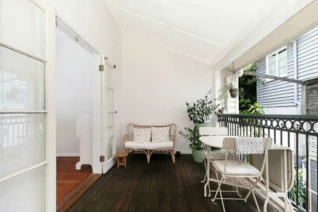 Timeless Character Living in One of New Farm's Finest Streets - Photo 3