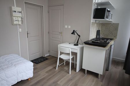 A LOUER : T1 à LILLE • Rue des Postes - WAZEMMES • 450 € - Photo 5