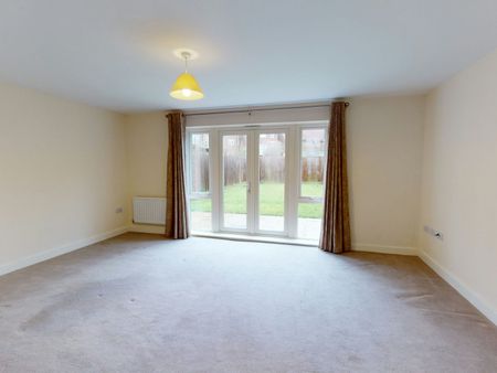 Semi-detached house to rent on - Photo 2
