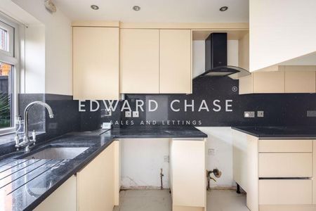 4 bedroom terraced house to rent - Photo 5