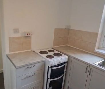 1 Bed Flat, Milton Grove, M16 - Photo 3