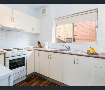 Spacious Outdoor Space! Fantastic Location! - Photo 5