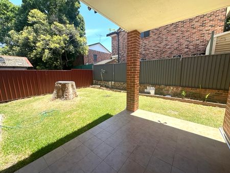 3/58 Vicliffe Avenue, Campsie NSW 2194 - Townhouse For Rent | Domain - Photo 2