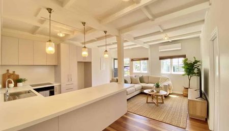 Stylish 2-Bedroom Character Gem - Photo 4