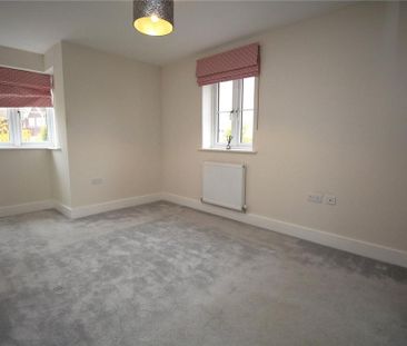 4 bedroom detached house to rent - Photo 2