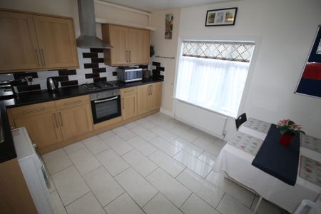 4 Bed Student Accommodation - Photo 4