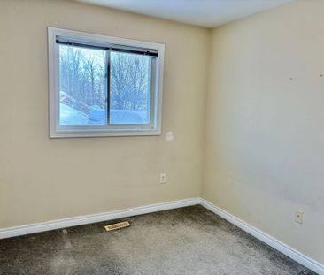 For Lease - 194 Livingstone Street Unit# Upper, Barrie, Ontario - Photo 4