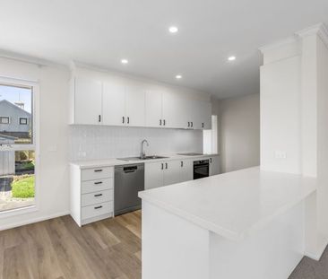 5 Pleasant Street, Newtown - Photo 3