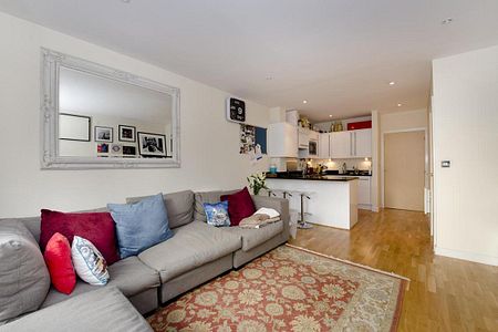 2 bedroom maisonette in 77 Prebend Street - Photo 3