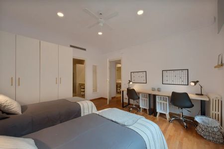 Carrer de Balmes, Barcelona, Catalonia 08006 - Photo 2