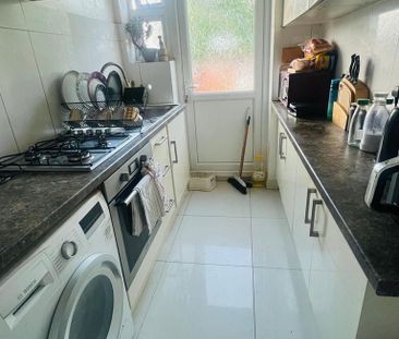 1 bedroom in a house share to rent - Photo 6