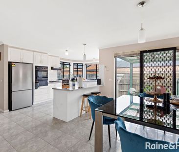 PRIME LOCATION! - Photo 6