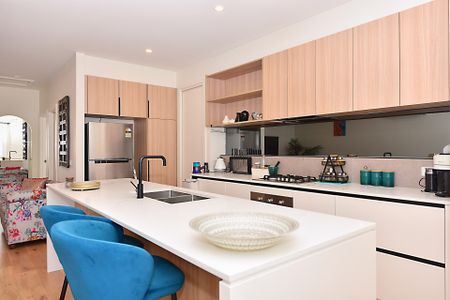 11 Farm Road, Keysborough VIC 3173 - Townhouse For Rent | Domain - Photo 4