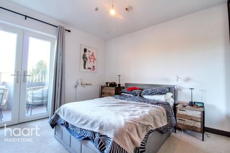 2 bedroom apartment to rent - Photo 5