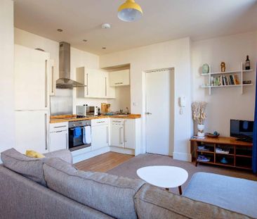 1 bedroom flat to rent - Photo 2