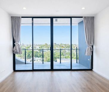 Stylish City Living with Stunning Views | $820 per week - Photo 3