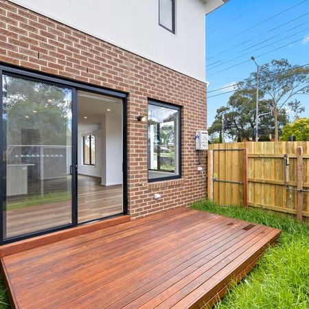 Sparkling new home, ready to enjoy - Photo 2