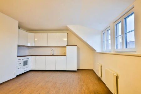 Pronájem půdního bytu 2+kk, 58 m - Фото 5