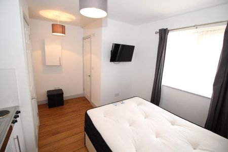 Studio to rent - Photo 4