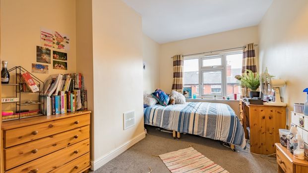 Mayville Avenue, Leeds - Photo 1