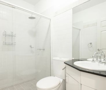 Designer townhome in a connected village setting - Photo 3