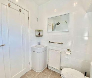 Bay Close, Huddersfield, HD3 - Photo 4