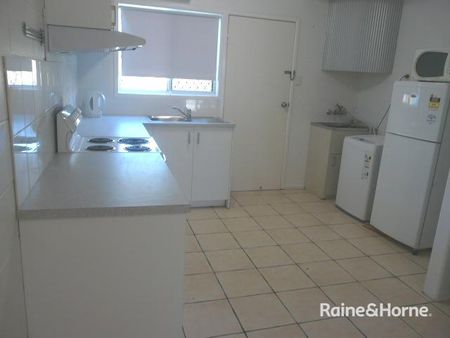 2/18 Tay Street, South Mackay, QLD 4740 - Photo 2