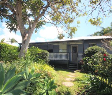 Character Home in Central Location! - Photo 1