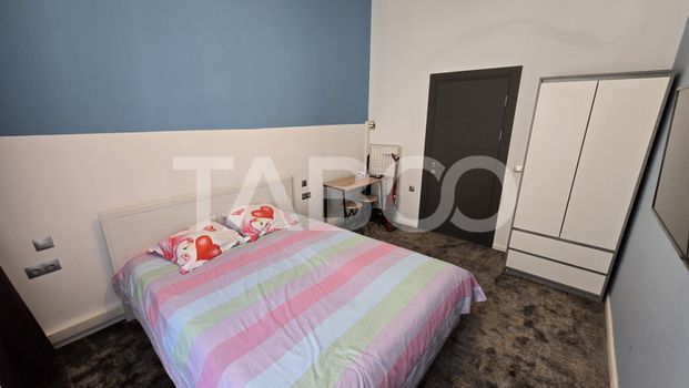 Garsoniera de inchiriat la curte Centrul Istoric mobilata ut - Fotografie 1