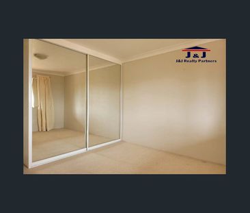 Spacious 2 Beds APT for rent - Photo 4