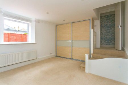 3 bedroom apartment to rent - Photo 3