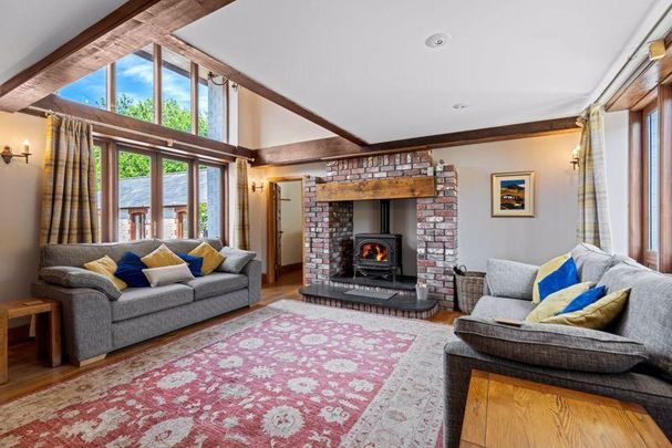 5 bedroom barn conversion to rent - Photo 1