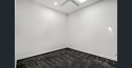 Super-chic home in the perfect location - Photo 3