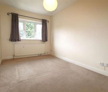 Sutton Close, Macclesfield, SK11 - Photo 4