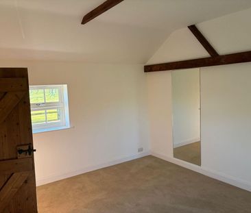 Spacious 2-bedroom maisonette in unique rural setting. - Photo 3