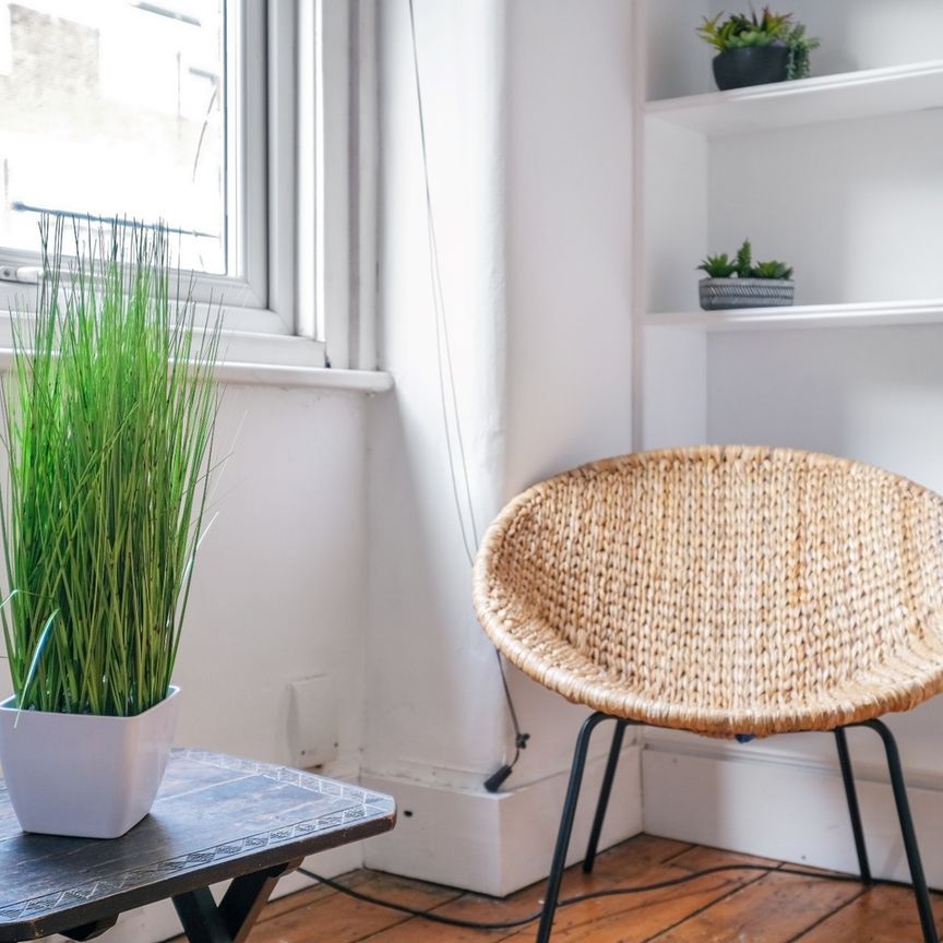 3 Bed End Terrace, Humbolt Road, W6 - Photo 1