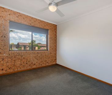 Cozy Townhouse - Photo 2