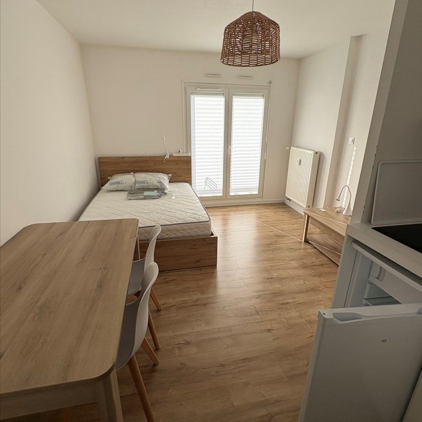 Location Appartement 1 pièce 21m² - Photo 1