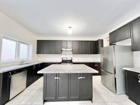 For Lease - 975 Barton Way, Innisfil, Ontario - Photo 3